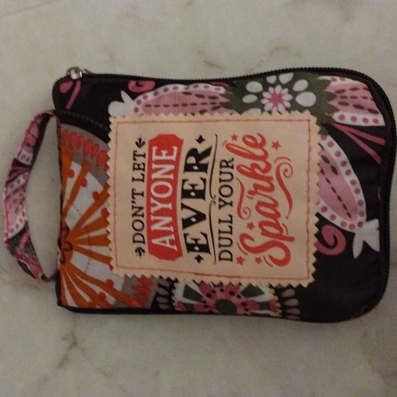 Beautiful folding tote . - Picture 9 of 11